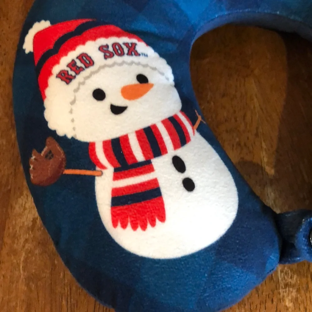 Official Major League Merchandise Boston Red Sox Snowman Travel Pillow NWOT - Picture 5 of 6